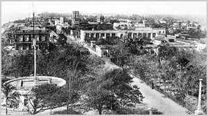 Pondichéry en 1930, avec au fond Notre-Dame des Anges